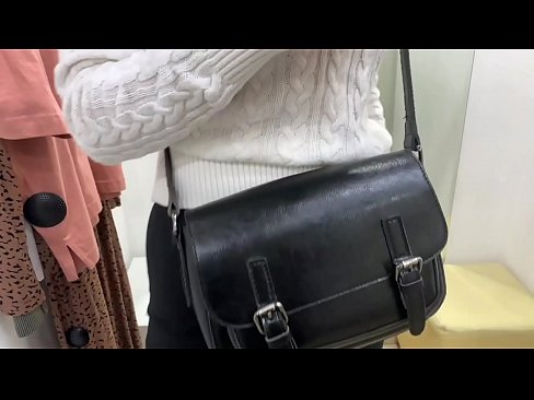 ❤️ Verejná masturbácia mladej sučky FeralBerry s robertkom v skúšobnej miestnosti ️ Kvalitný sex na sk.milf-nut-net.ru ❤